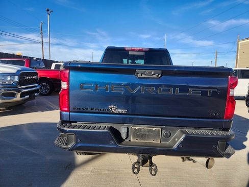 Used 2023 Chevrolet Silverado 2500 LTZ w/ LTZ Plus Package image 3