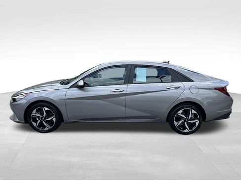 Certified 2023 Hyundai Elantra SEL w/ Convenience Package FWD image 4