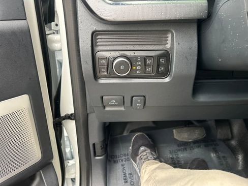 Used 2025 Ford F450 Platinum w/ FX4 Off-Road Package image 31