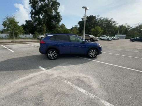 Used 2025 Toyota Corolla Cross XLE FWD image 8