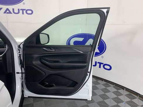 Used 2023 Jeep Grand Cherokee L Laredo image 40