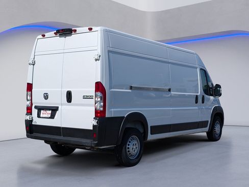 Used 2025 RAM ProMaster 2500 w/ Convenience Group FWD image 9