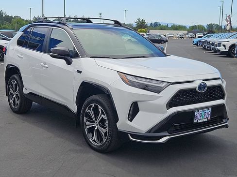 Used 2024 Toyota RAV4 XSE w/ Weather Package AWD/4WD image 8