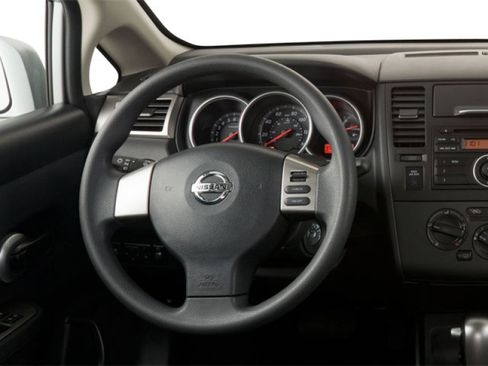 Used 2010 Nissan Versa 1.8 S w/ PWR Plus Pkg FWD image 5