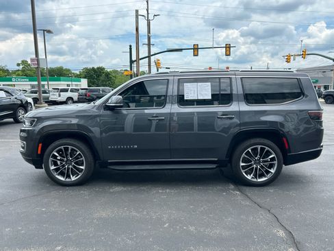 Used 2022 Jeep Wagoneer Series II w/ Premium Group I AWD/4WD image 12