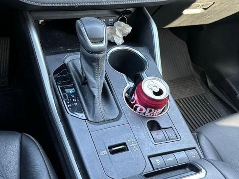 Used 2022 Toyota Highlander XLE image 13