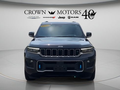 Used 2023 Jeep Grand Cherokee Overland w/ Advanced Protech Group III AWD/4WD image 2