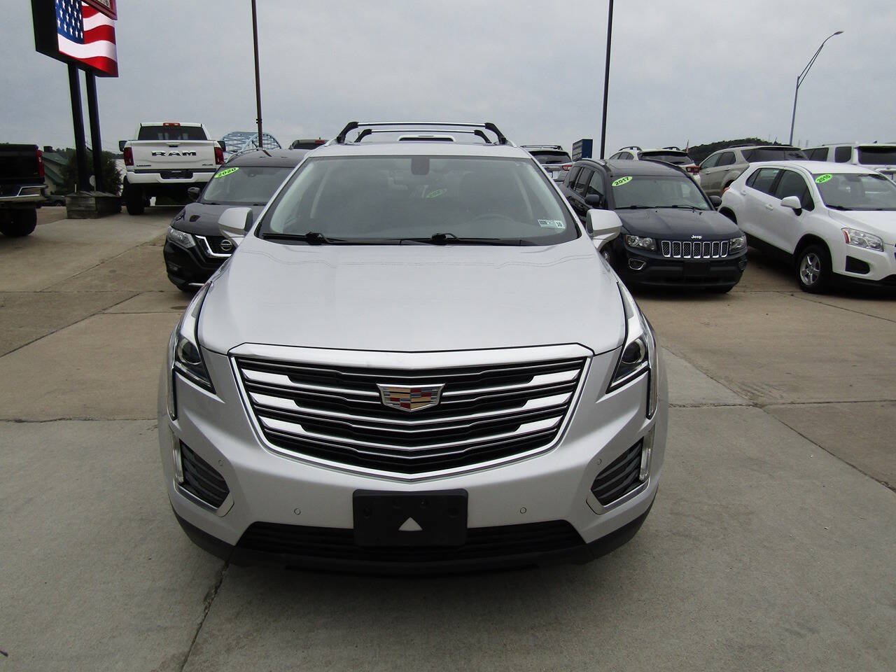 Used 2017 Cadillac XT5 Luxury AWD/4WD image 3