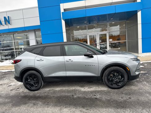 Used 2024 Chevrolet Blazer LT w/ Convenience Package image 3