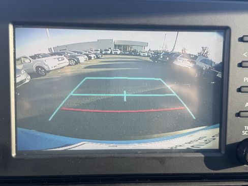 Used 2019 Toyota RAV4 LE image 15