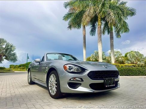 Used 2017 FIAT 124 Spider Classica RWD image 1