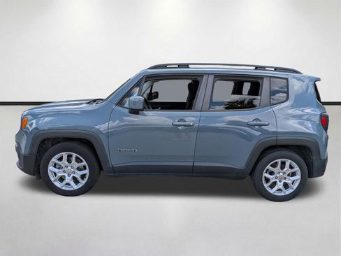 Used 2018 Jeep Renegade Latitude FWD image 7