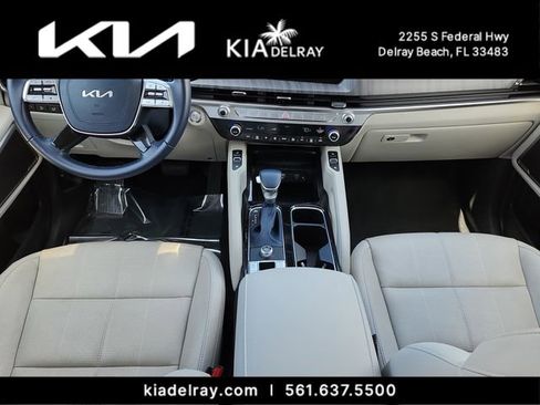 Used 2024 Kia Telluride EX w/ EX Captain's Chair Package FWD image 11