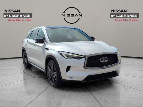 Used 2020 INFINITI QX50 Essential w/ Edition 30 Package image 3