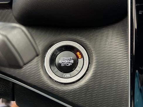 Used 2024 Jeep Grand Cherokee Altitude image 46