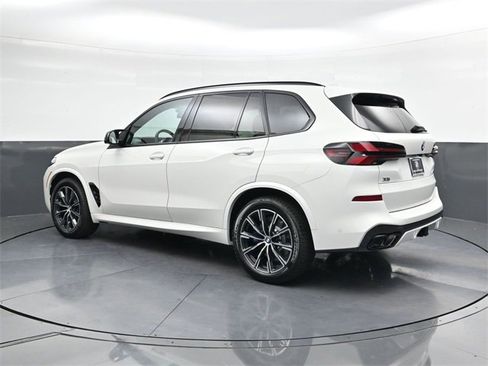 New 2026 BMW X5 M60i w/ Executive Package image 6