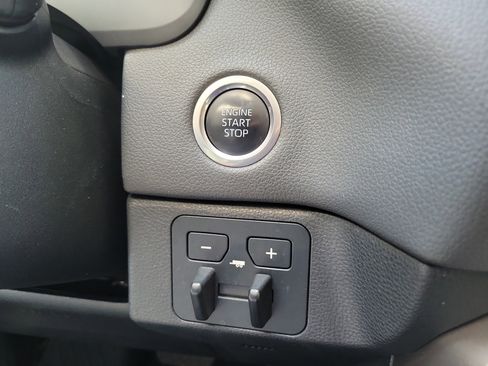 Used 2023 Toyota Tundra SR5 w/ SR5 Convenience Package AWD/4WD image 31