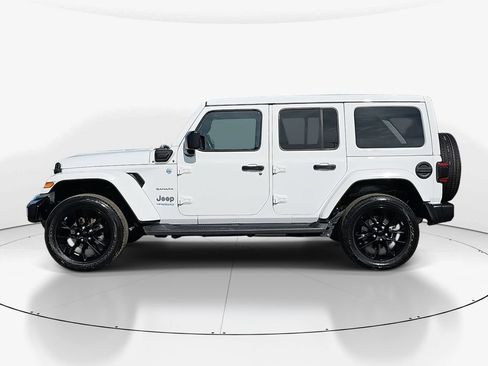 Used 2022 Jeep Wrangler Unlimited Sahara w/ Cold Weather Group image 8