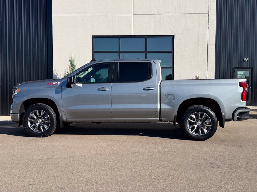 Used 2024 Chevrolet Silverado 1500 RST AWD/4WD image 2