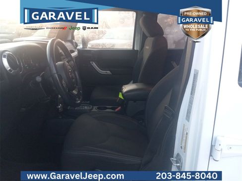 Used 2016 Jeep Wrangler Unlimited Sahara w/ Connectivity Group image 2