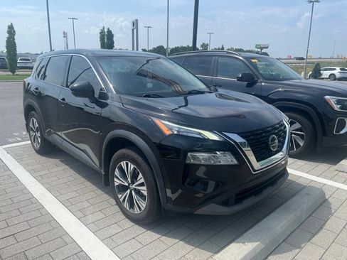 Used 2021 Nissan Rogue SV FWD image 2