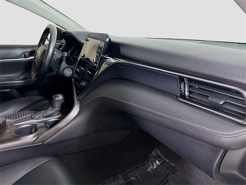 Used 2021 Toyota Camry SE image 26