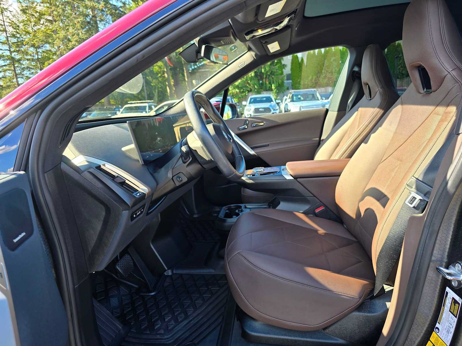 Used 2024 BMW iX xDrive50 w/ Premium Package AWD/4WD image 20