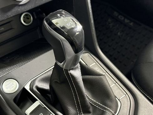 Used 2022 Volkswagen Taos SE image 27