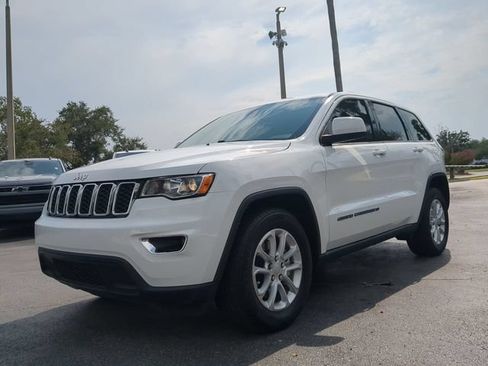 Used 2022 Jeep Grand Cherokee Laredo E RWD image 9