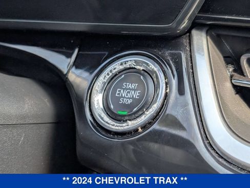 Used 2024 Chevrolet Trax ACTIV w/ Sunroof Package FWD image 28