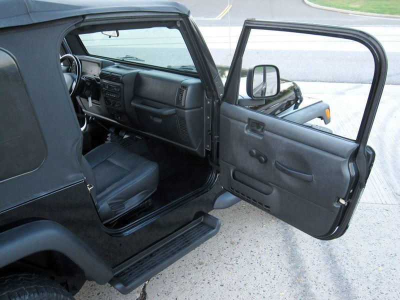 Used 2004 Jeep Wrangler X w/ Wheel Plus Group AWD/4WD image 21