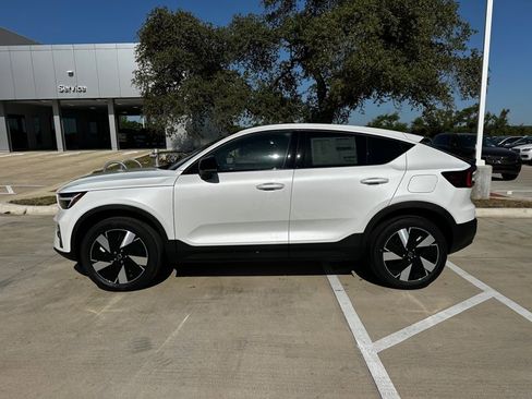 Used 2024 Volvo C40 Recharge Core w/ Climate Package image 3