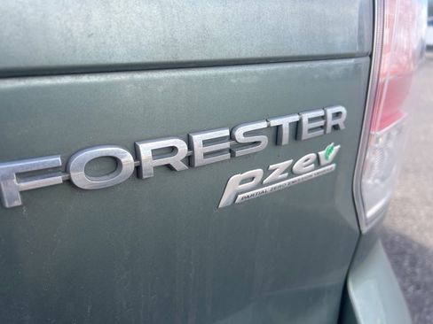 Used 2017 Subaru Forester 2.5i Premium w/ All-Weather Package image 14