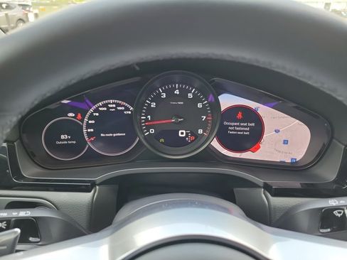 Certified 2023 Porsche Cayenne Platinum Edition image 31