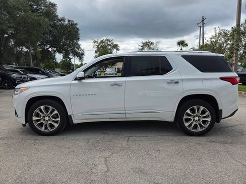 Used 2020 Chevrolet Traverse Premier FWD image 4