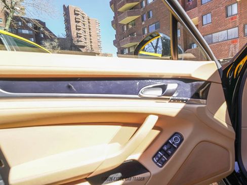 Used 2012 Porsche Panamera 4 image 45