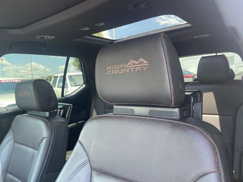 Used 2023 Chevrolet Traverse High Country AWD/4WD image 21