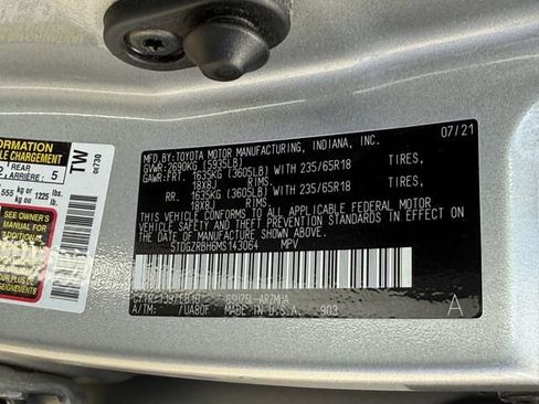 Used 2021 Toyota Highlander XLE AWD/4WD image 38