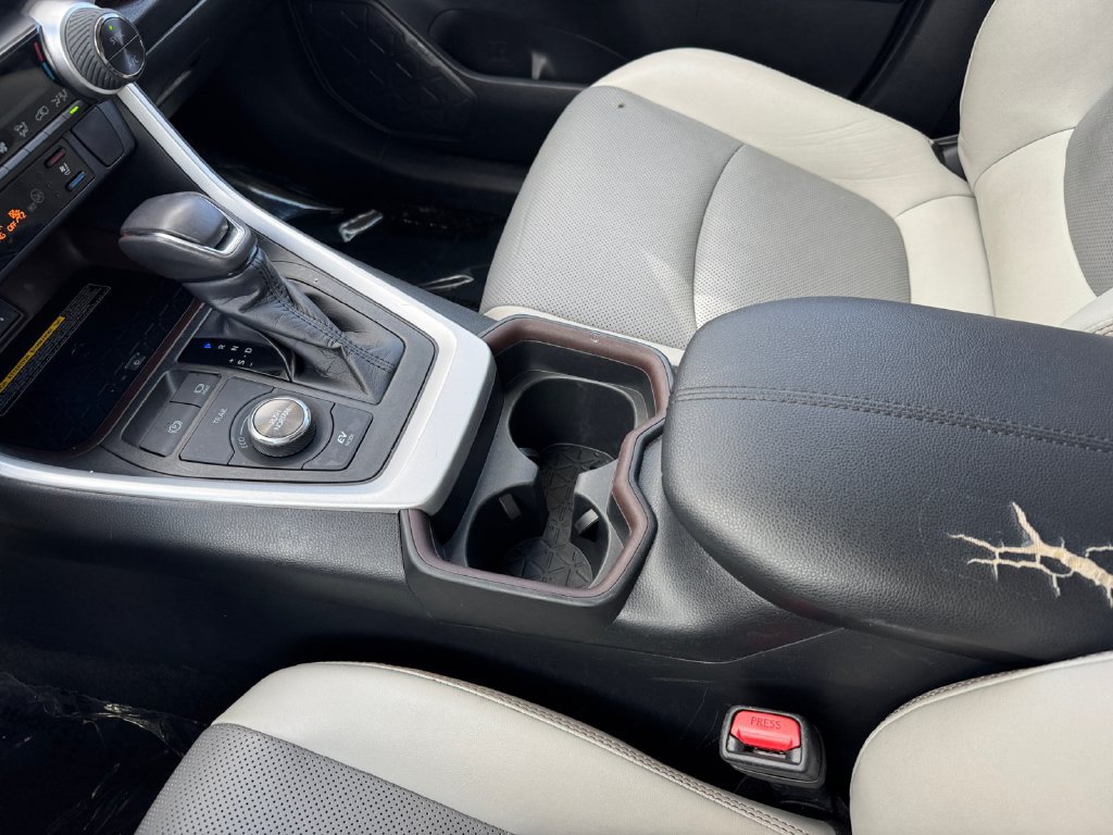 Used 2020 Toyota RAV4 Limited AWD/4WD image 26