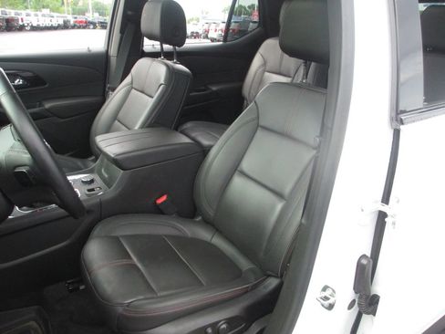 Used 2023 Chevrolet Traverse RS AWD/4WD image 20