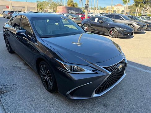 Used 2023 Lexus ES 300h w/ Premium Package image 1