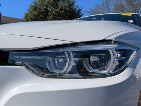 Used 2018 BMW 330e w/ M Sport Package image 3