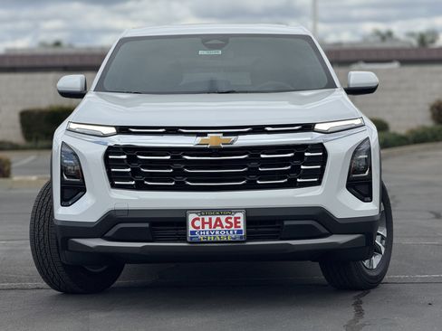 New 2026 Chevrolet Equinox LT image 2