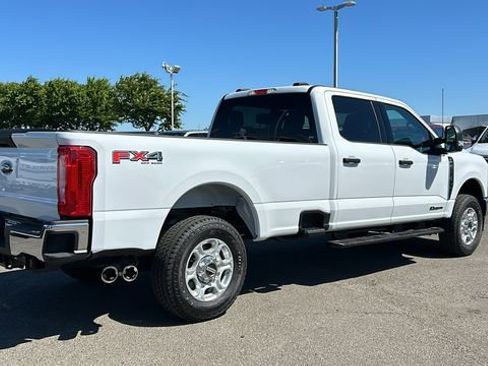 New 2026 Ford F250 XLT w/ FX4 Off-Road Package image 3