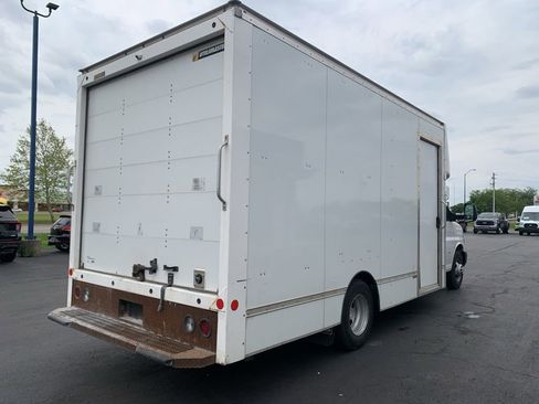 Used 2021 Chevrolet Express 3500 w/ Power Convenience Package RWD image 3