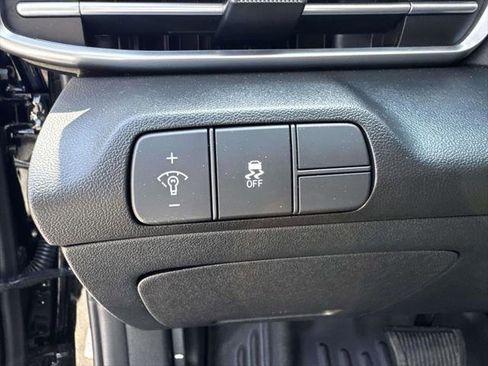 Certified 2024 Hyundai Elantra SEL FWD image 17