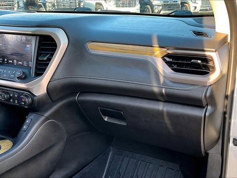 Used 2017 GMC Acadia Denali image 18