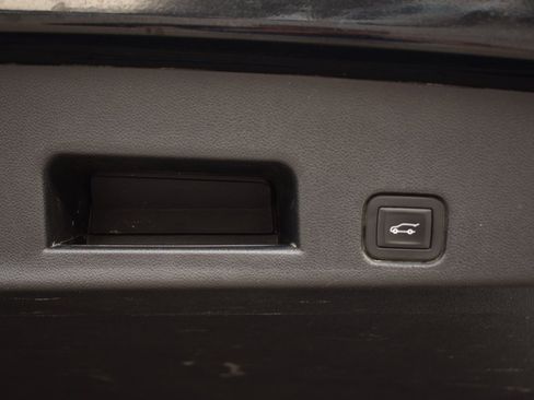 Used 2024 GMC Acadia Elevation image 30