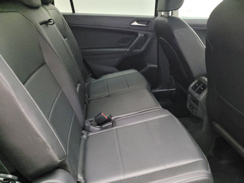 Used 2020 Volkswagen Tiguan SE w/ Panoramic Sunroof Package FWD image 19