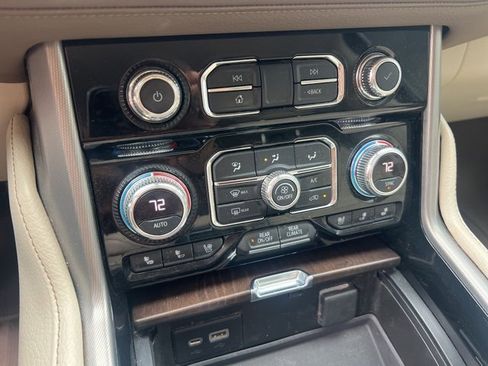 Used 2021 GMC Yukon Denali image 8